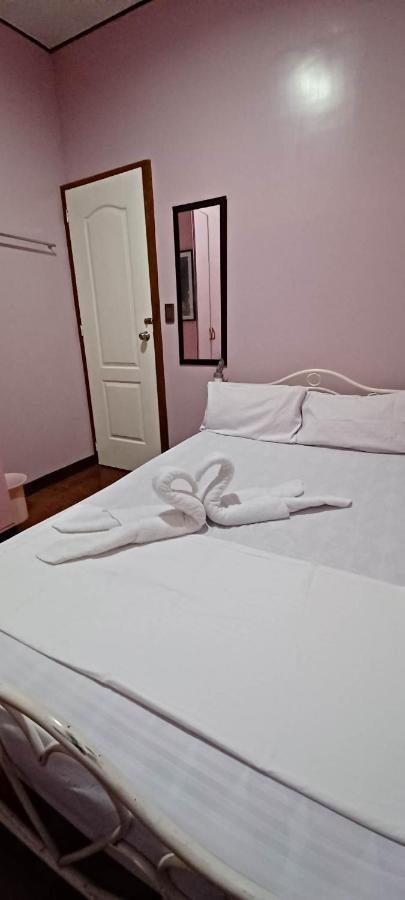 Donsol Aguluz Homestay Buitenkant foto