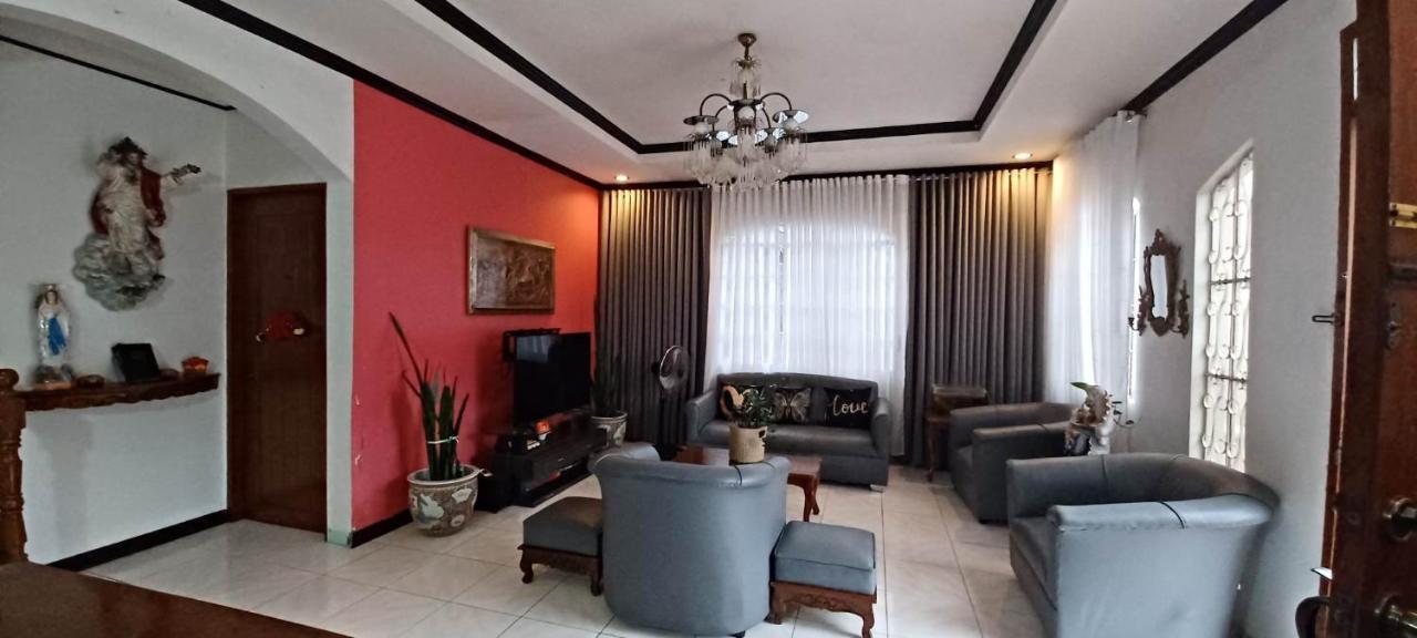 Donsol Aguluz Homestay Buitenkant foto