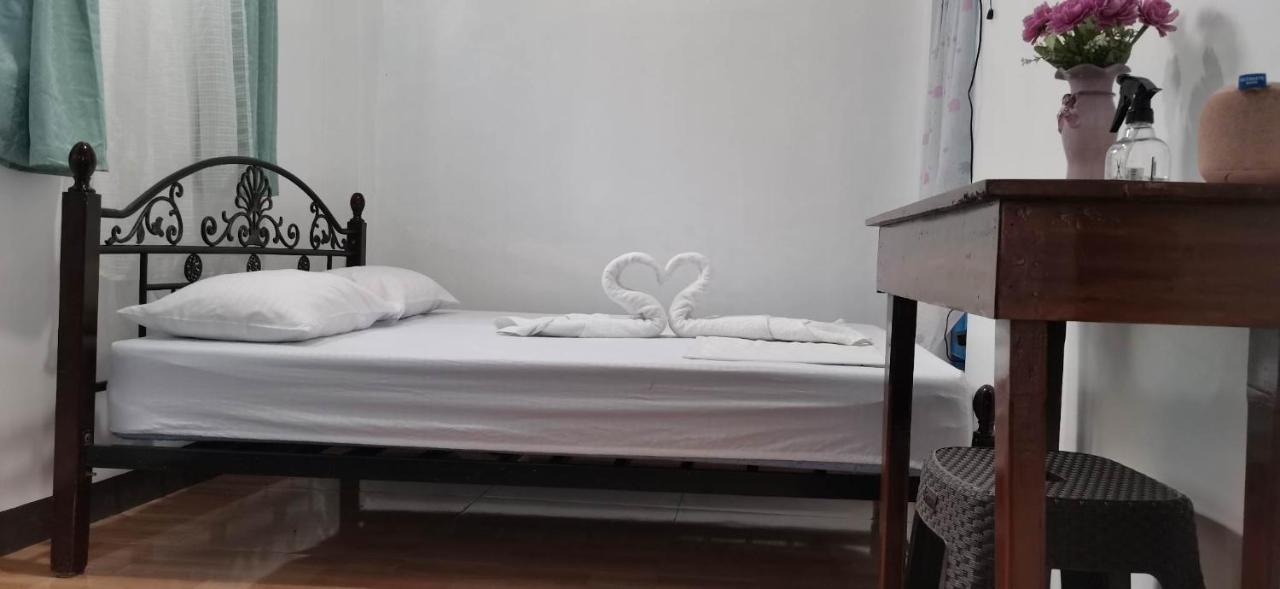 Donsol Aguluz Homestay Buitenkant foto
