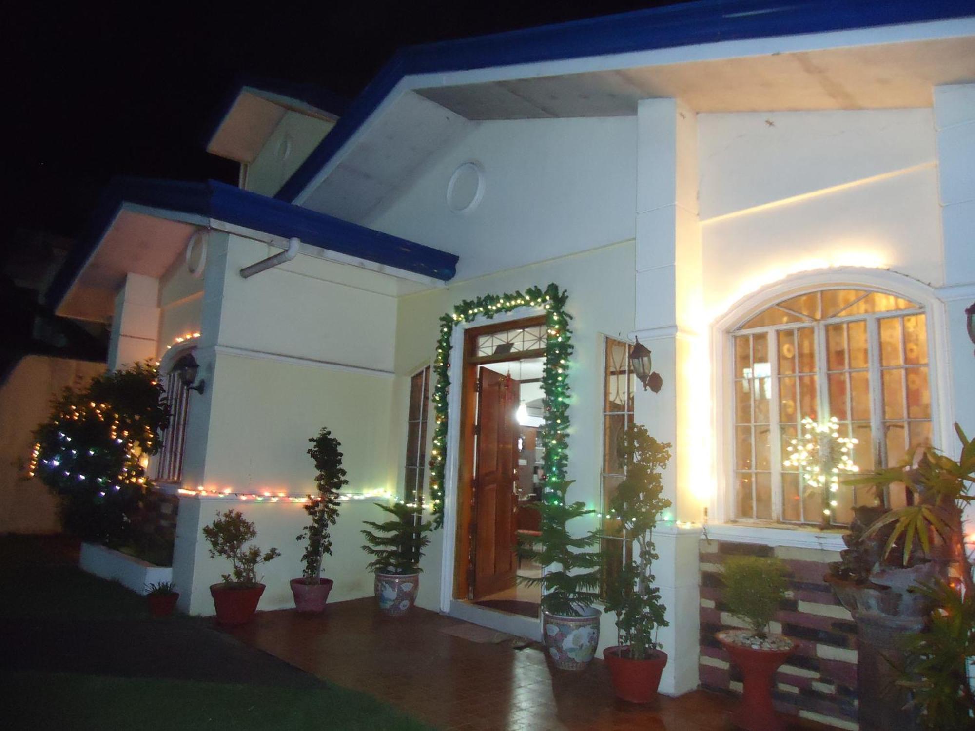 Donsol Aguluz Homestay Buitenkant foto