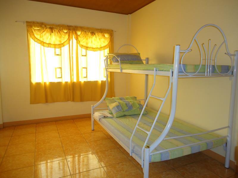 Donsol Aguluz Homestay Buitenkant foto