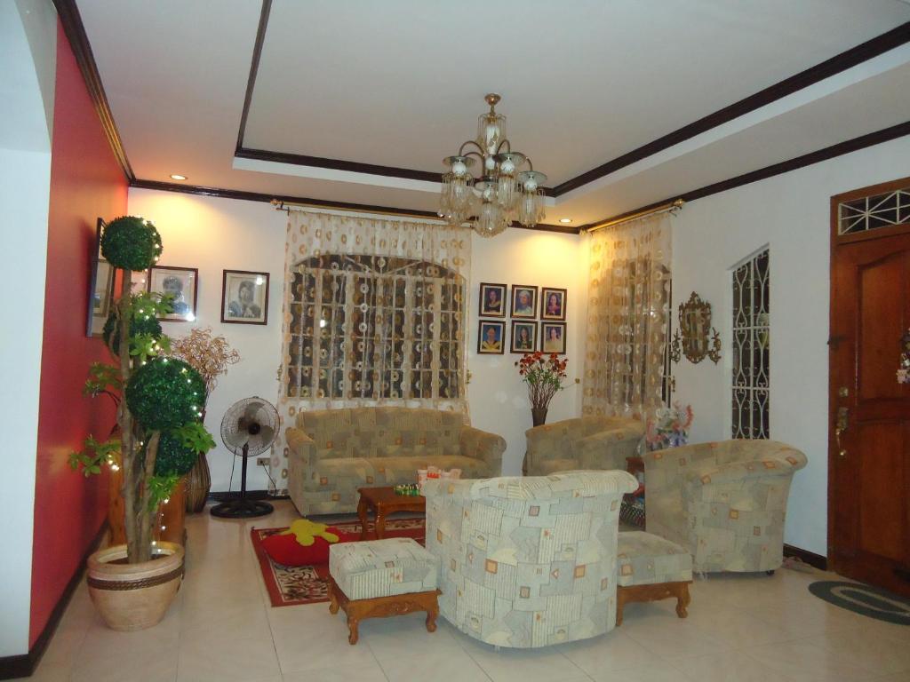 Donsol Aguluz Homestay Buitenkant foto