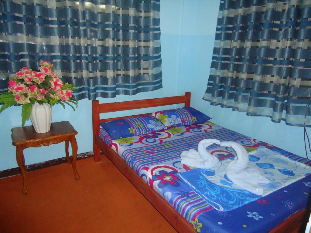 Donsol Aguluz Homestay Buitenkant foto