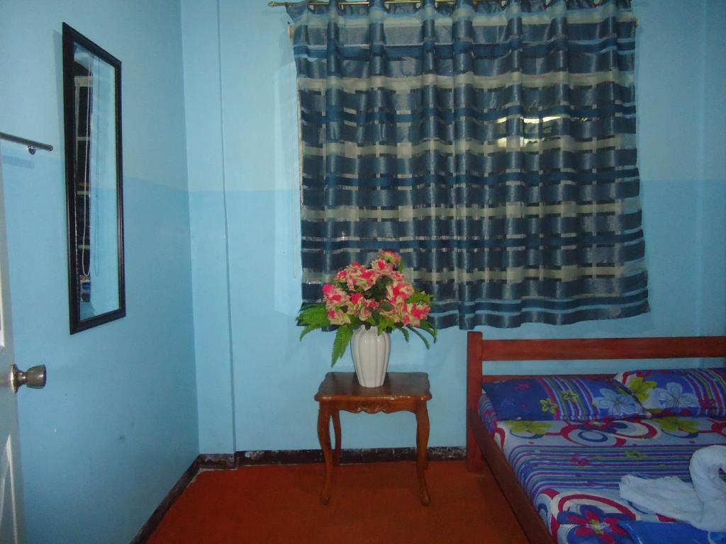 Donsol Aguluz Homestay Buitenkant foto
